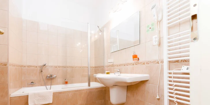 Pobyt v 4* hoteli v centre Varov: raňajky či polpenzia a wellness procedúry