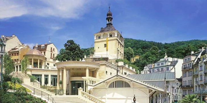 Pobyt v 4* hoteli v centre Varov: raňajky či polpenzia a wellness procedúry