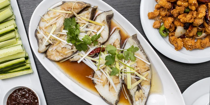 Tradičná čínska špecialita - luxusná treska s prílohou „Nian gao“