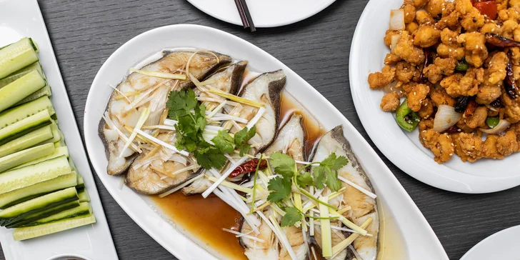 Tradičná čínska špecialita - luxusná treska s prílohou „Nian gao“