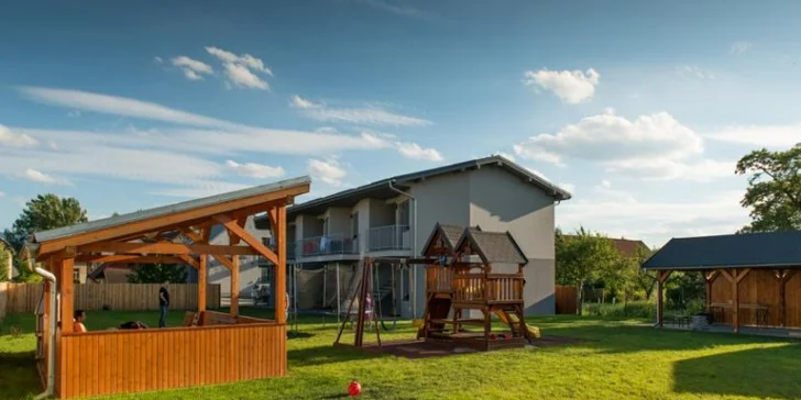 Jesenný pobyt v moderných apartmánoch VERA v Bešeňovej s možnosťou raňajok a zľavou až do 40% do aquaparkov