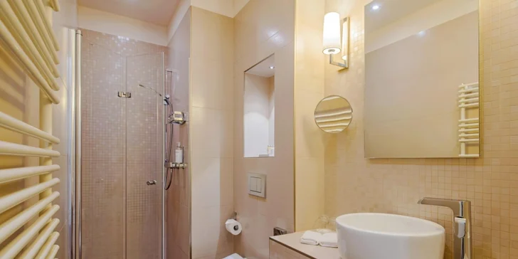 Pobyt v luxusnom hoteli v centre Budapešti: raňajky a neobmezene sauna a vírivka