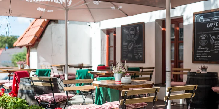 Chrumkavé panini či čerstvé šaláty v Primitivo