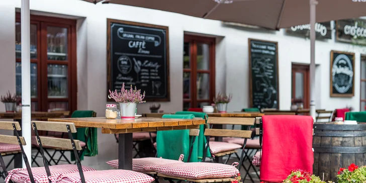 Chrumkavé panini či čerstvé šaláty v Primitivo