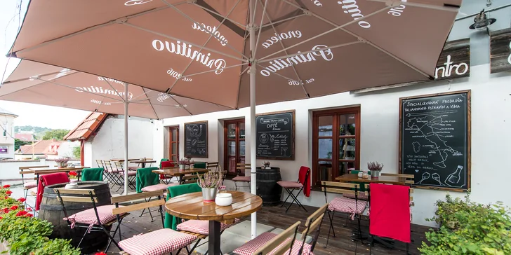 Chrumkavé panini či čerstvé šaláty v Primitivo