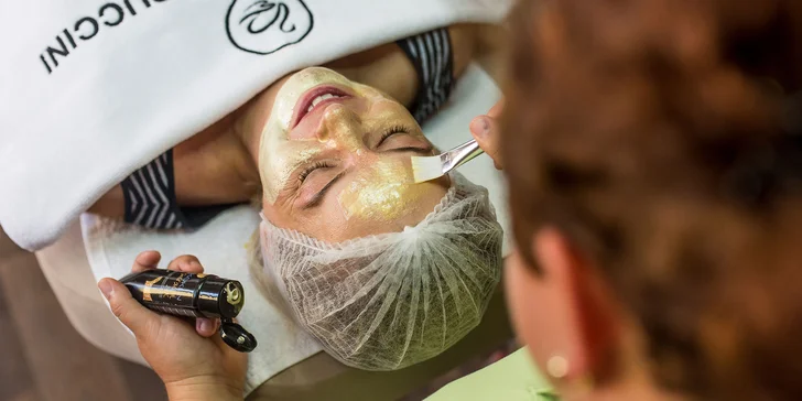 Pleťové ošetrenia a relaxačné masáže tváre, hlavy a dekoltu
