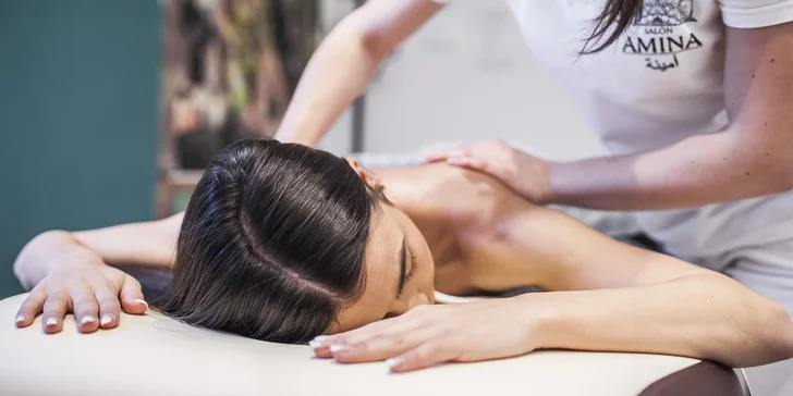 Relaxačná, športová masáž, mäkké techniky alebo masáž vo dvojici v salóne Amina