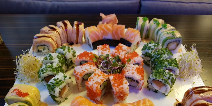Špeciálny deluxe set pre 2-4 osoby v SUSHIHANIL