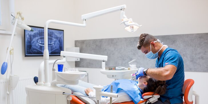 Dentálna hygiena alebo bielenie zubov najnovším systémom Philips ZOOM
