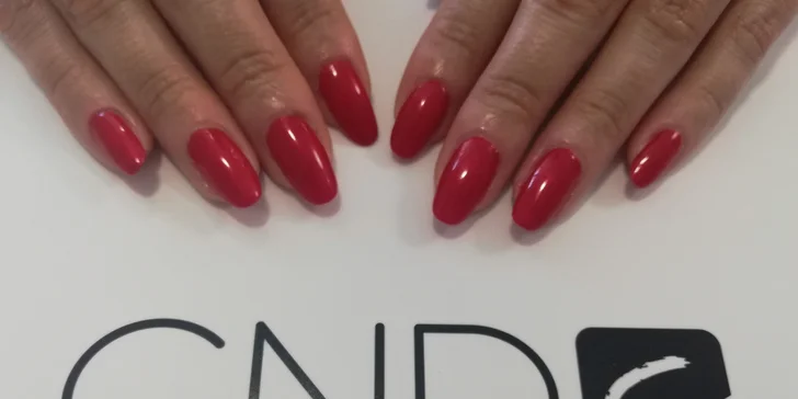 Dokonalá japonská manikúra či CND Shellac v salóne IRIS