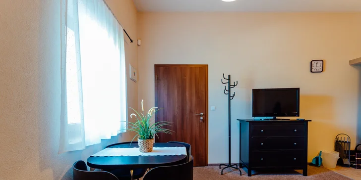Pobyt s privátnym wellness pri Bešeňovej pre páry aj rodiny v apartmánoch Katov Dvor