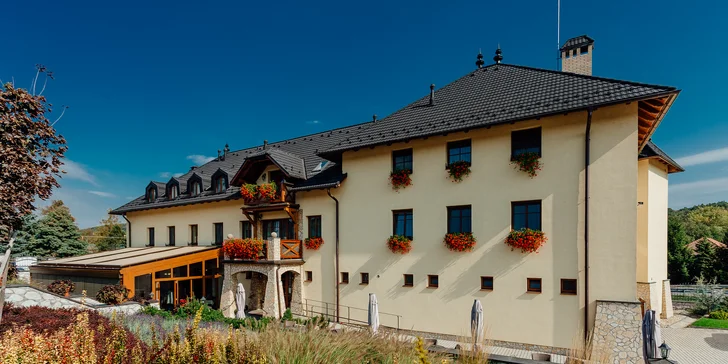 Pobyt s privátnym wellness a polpenziou v penzióne Chateau Hunting***