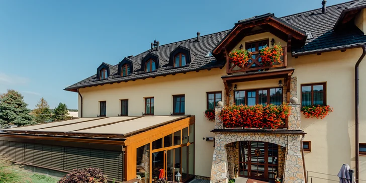Pobyt s privátnym wellness a polpenziou v penzióne Chateau Hunting***