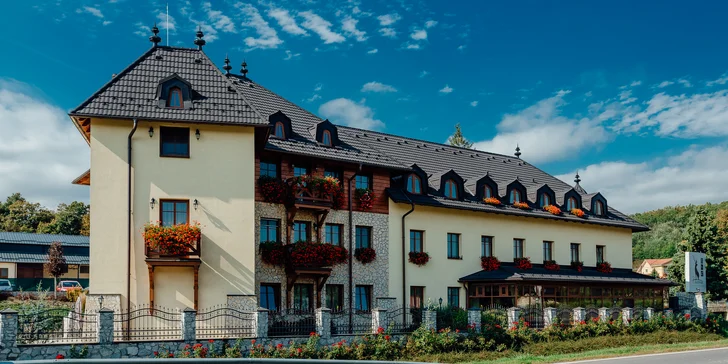 Pobyt s privátnym wellness a polpenziou v penzióne Chateau Hunting***