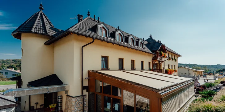 Pobyt s privátnym wellness a polpenziou v penzióne Chateau Hunting***