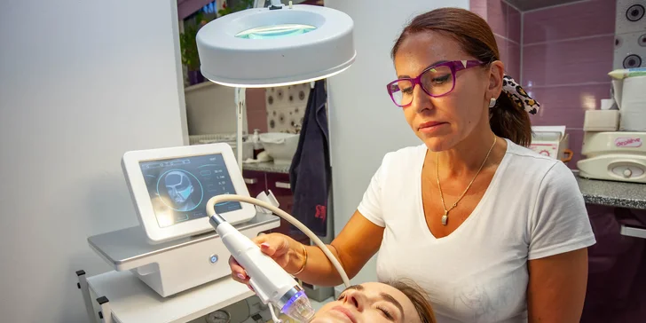 Laserová karbónová rejuvenizácia pleti či medicínska frakčná mikroihličková rádiofrekvencia s LED maskou