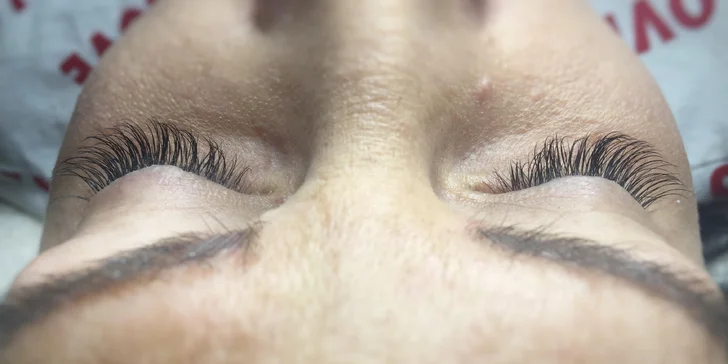 3D hodvábne mihalnice a úprava obočia v salóne Eyebrows by Sandra