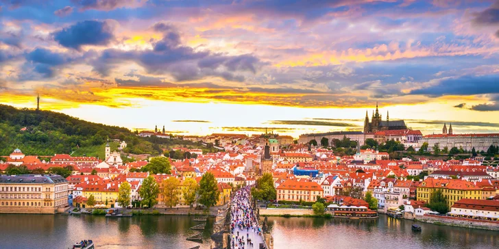 Romantický pobyt v centre Prahy - historická budova hotela a chutné raňajky