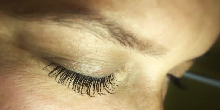 3D hodvábne mihalnice a úprava obočia v salóne Eyebrows by Sandra