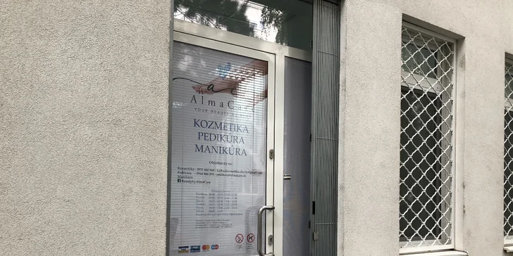 Kvalitné kozmetické služby a ošetrenia pleti profesionálnou kozmetičkou