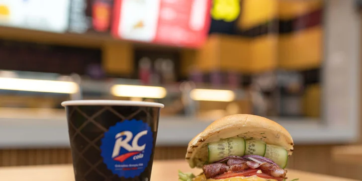 Burger, japonská palacinka alebo belgická vafľa + bezodný nápoj