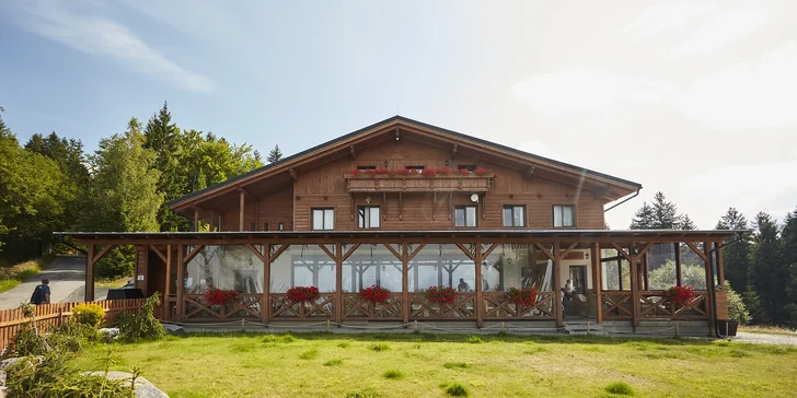 Pobyt v Beskydách: horský hotel s polpenziou a vstupom do sáun