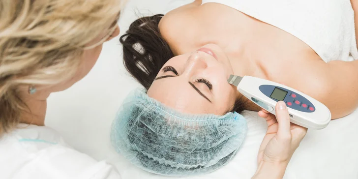 Hĺbkové čistenie pleti, mikrodermabrázia či masáž tváre