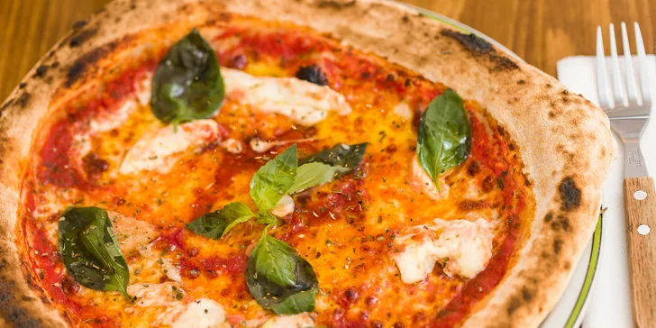 Neapolská pizza + pivo alebo víno: pre 1 alebo 2 osoby