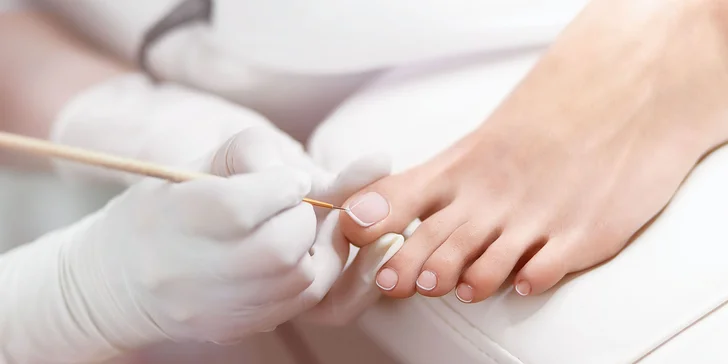 Pedikúra: wellness, klasická mokrá alebo aj s lakovaním