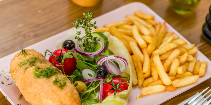 Farmburger alebo hlavné jedlo podľa výberu + nápoj: pre 1 alebo 2 osoby