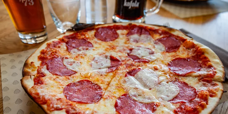 Vynikajúci burger či pizza s nápojom v novootvorenej reštaurácii Pinus