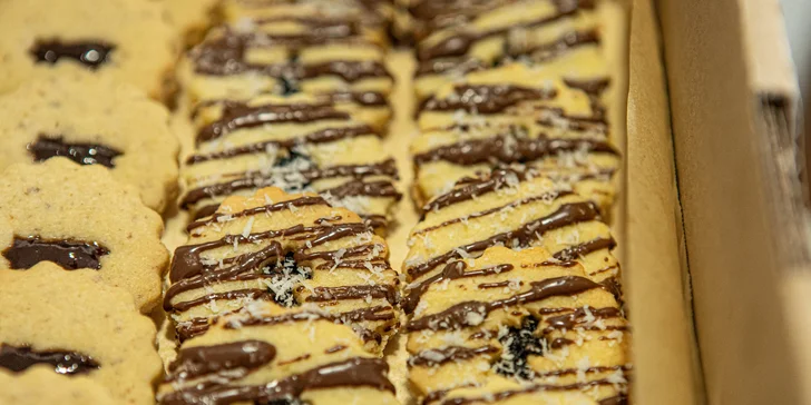 Chutné 1,5-kilové balenie vianočných či lineckých koláčikov