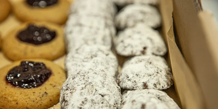 Chutné 1,5-kilové balenie vianočných či lineckých koláčikov