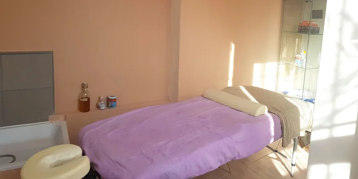 Rekondičná masáž dolných končatín alebo chrbta + tejping