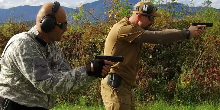 Jedinečný strelecký zážitok spojený s lekciou sebaobrany podľa systému Krav maga