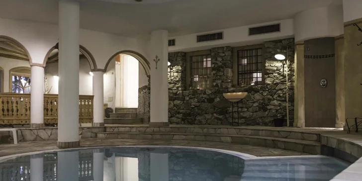 Zalyžujte si v tyrolských Alpách: hotel v blízkosti lyžiarskeho strediska, polpenzia a neobmedzený wellness