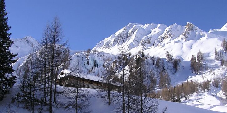 Zalyžujte si v tyrolských Alpách: hotel v blízkosti lyžiarskeho strediska, polpenzia a neobmedzený wellness