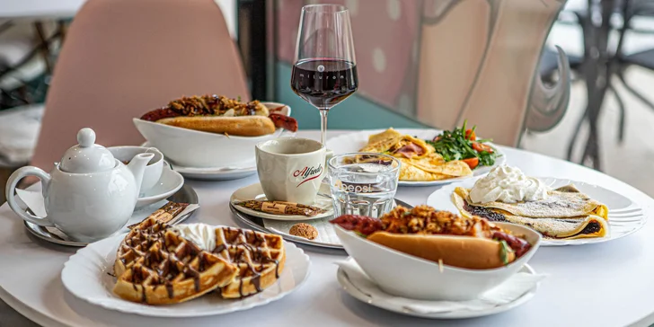Kopčeková zmrzlina alebo waffle s polevou + káva podľa vlastného výberu