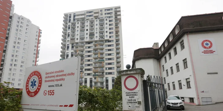 Kompletná parná dezinfekcia vášho auta zvnútra aj zvonka