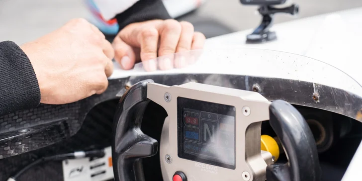 Staňte sa pilotom formuly F4 s max. rýchlosťou 235 km/h