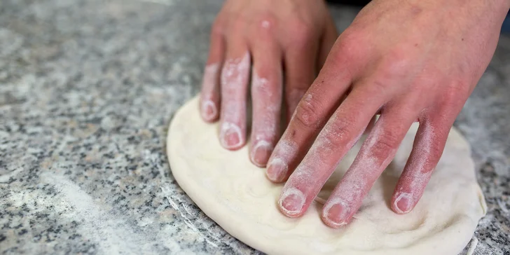 Pizza podľa vlastného výberu s donáškou