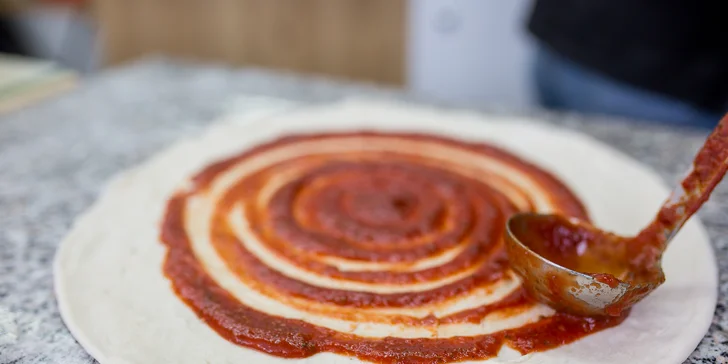 Pizza podľa vlastného výberu s donáškou