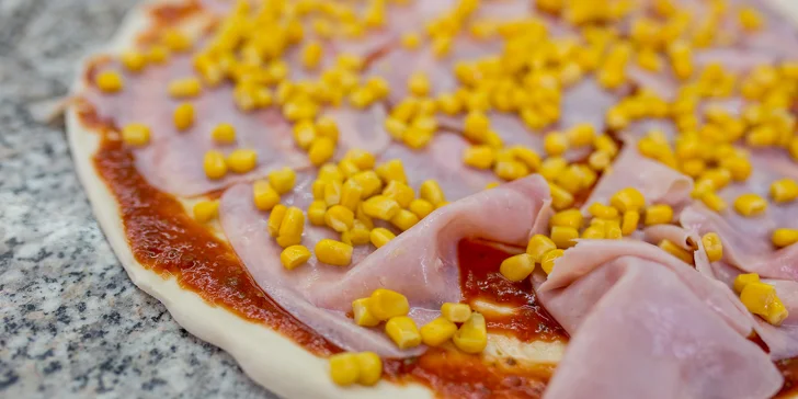 Pizza podľa vlastného výberu s donáškou