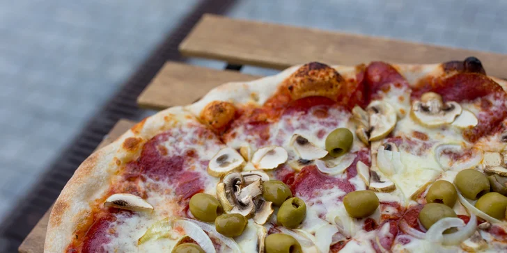 Pizza podľa vlastného výberu s donáškou