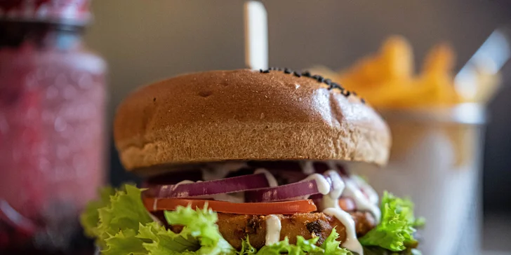 5 druhov skvelých burgerov s hranolčekmi a nápojom