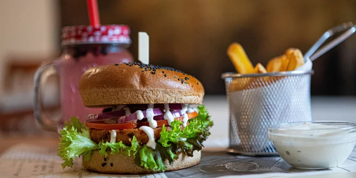 5 druhov skvelých burgerov s hranolčekmi a nápojom