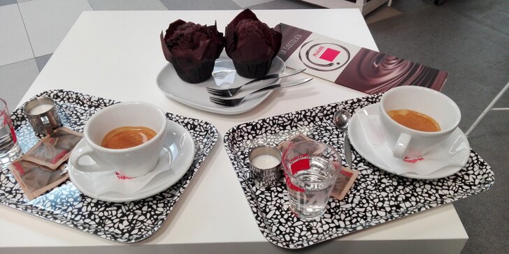 Espresso alebo Cappuccino + čokoládový muffin pre 1 alebo 2 osoby