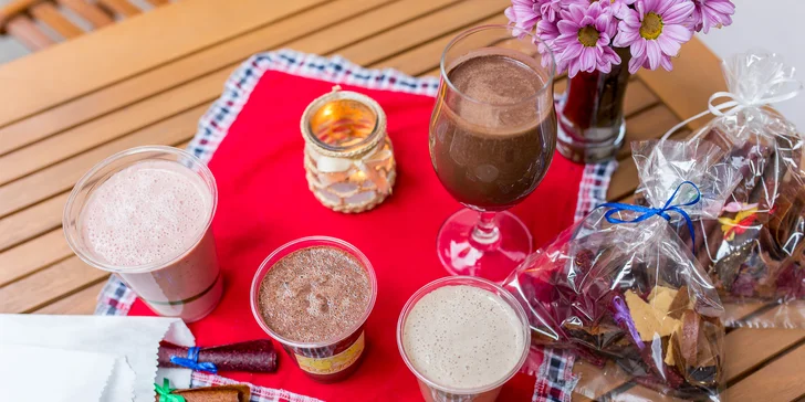Raw food: vegan milkshakes z rastlinných nápojov či ovocné rolky a čipsy