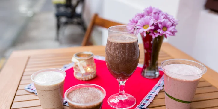 Raw food: vegan milkshakes z rastlinných nápojov či ovocné rolky a čipsy