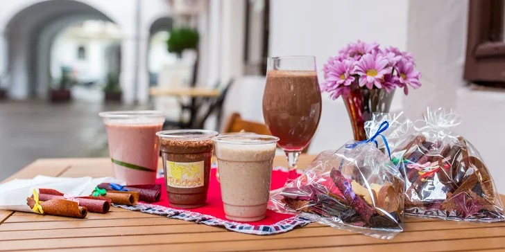 Raw food: vegan milkshakes z rastlinných nápojov či ovocné rolky a čipsy